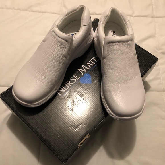 nurse mates dove white